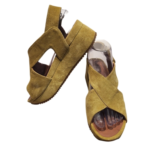 EUC HOMERS ARTISAN CHARTREUSE SUEDE CRISS CROSS SLINGBACK WEDGES SIZE 36 - Picture 3 of 8